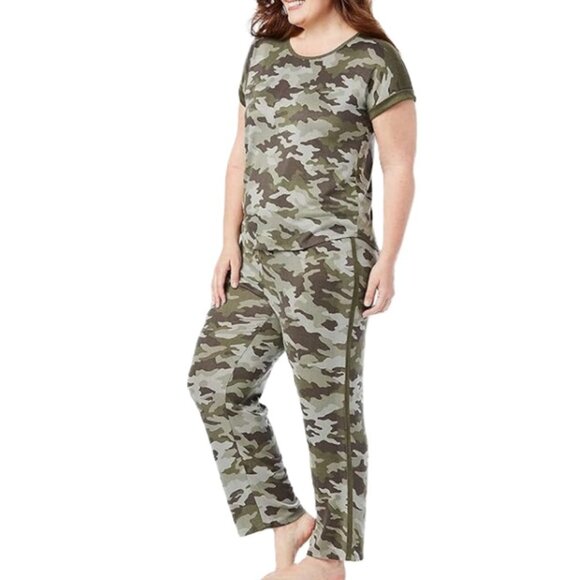 Lucky Brand Women's - 4 Piece Pajama Set - Green Camo - New w/o Tags - Picture 2 of 2